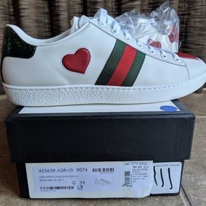 Gucci Ace Emboidered Heart Sneakers sz 39
